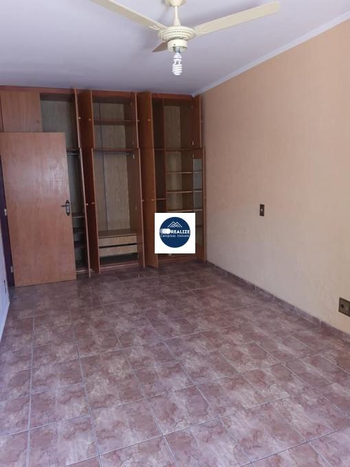 Casa à venda com 3 quartos, 351m² - Foto 9